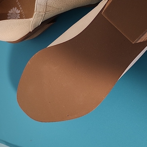 Yellowbox Laynee (cream color) slip on low box heels NWOTs size 8 - Picture 8 of 9